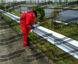 波形护栏板厂家浅谈高速开车安全注意事项