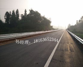  波形护栏厂家浅谈公路波形护栏板亮点